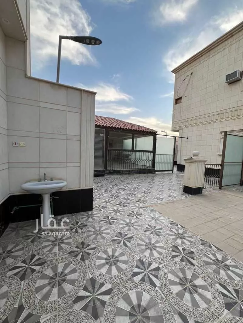 فيلا 12 غرف في طويق 8