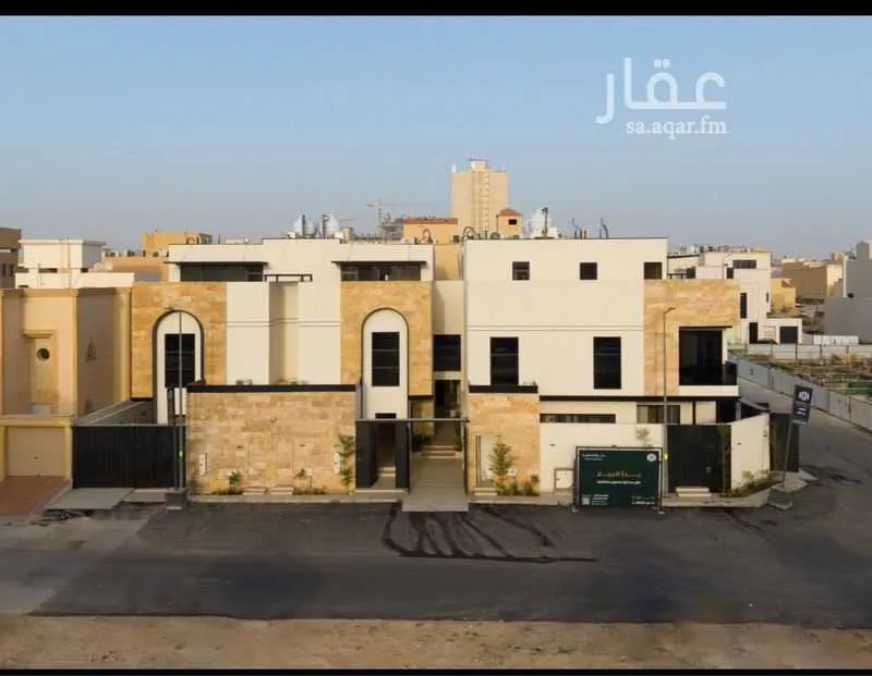 فيلا 4 غرف في الملقا 4