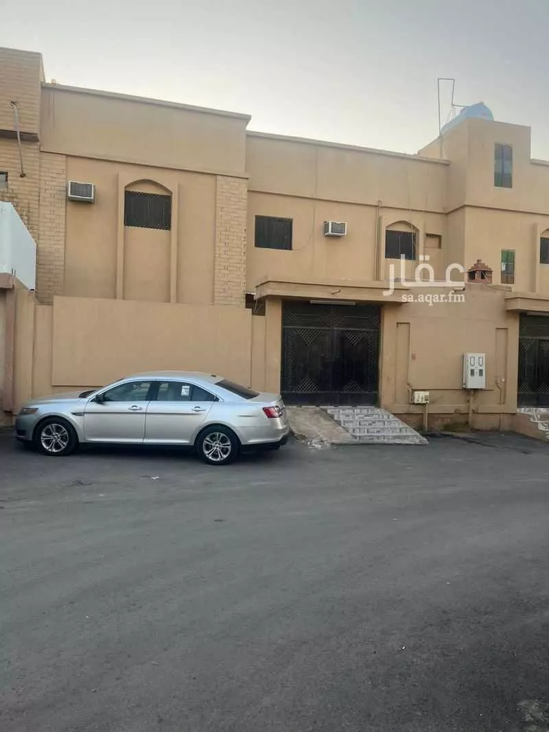 8 bedroom villa in Al Uraija Al Gharbiyah 2