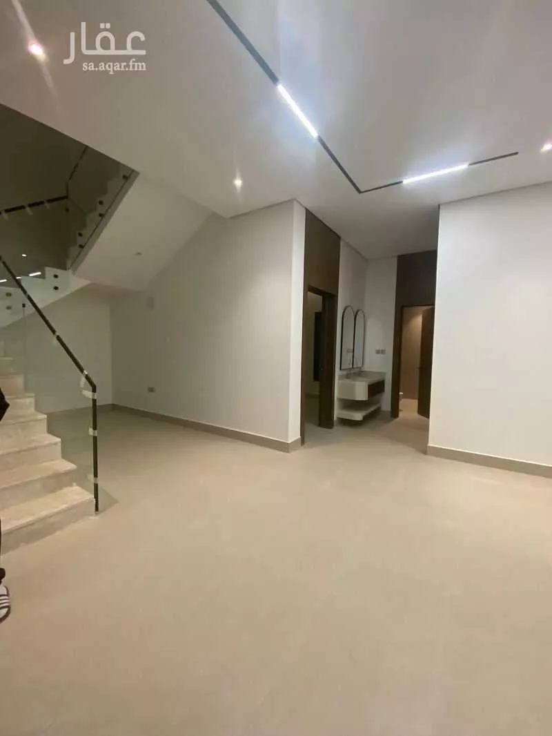 5 bedroom villa in Al Rimal 7