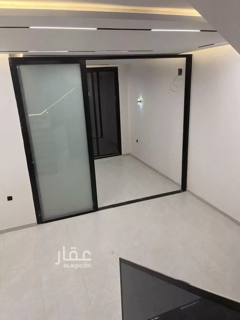 6 bedroom villa in Dhahrat Namar 7