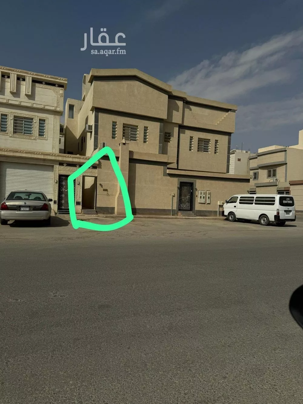 3 bedroom floor in Al Janadriyah 8