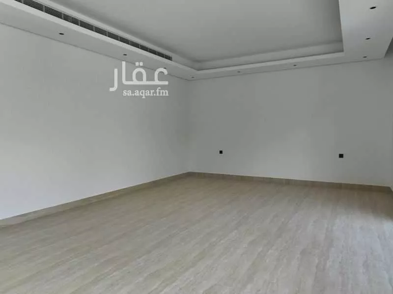 فيلا 4 غرف في المروج 5