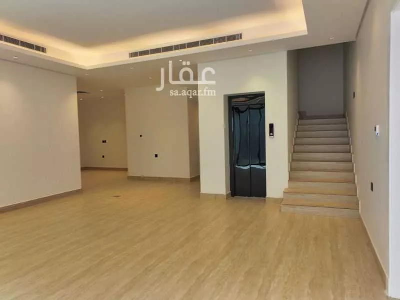 فيلا 4 غرف في المروج 7