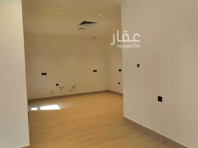 فيلا 4 غرف في المروج 8