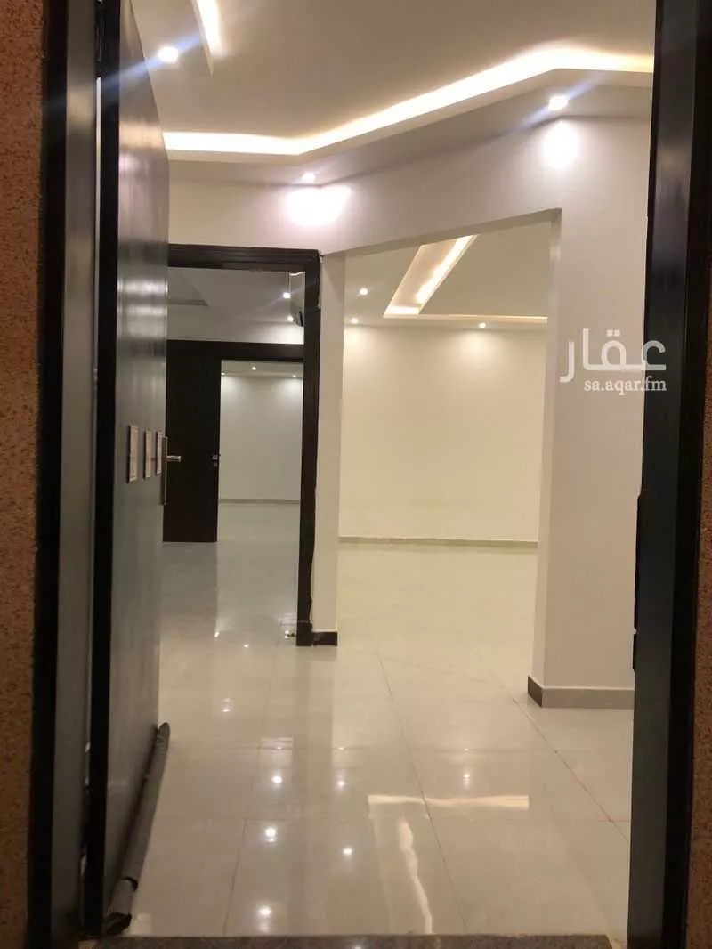 فيلا 5 غرف في العارض 6