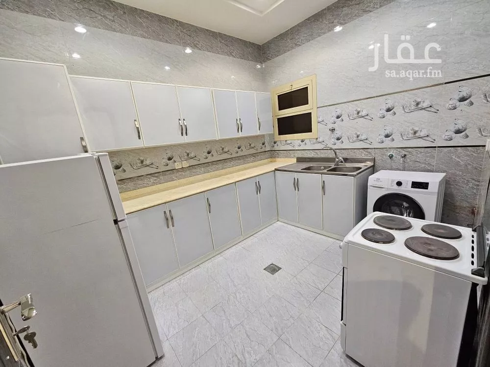 3 bedroom apartment in Al Malqa 6