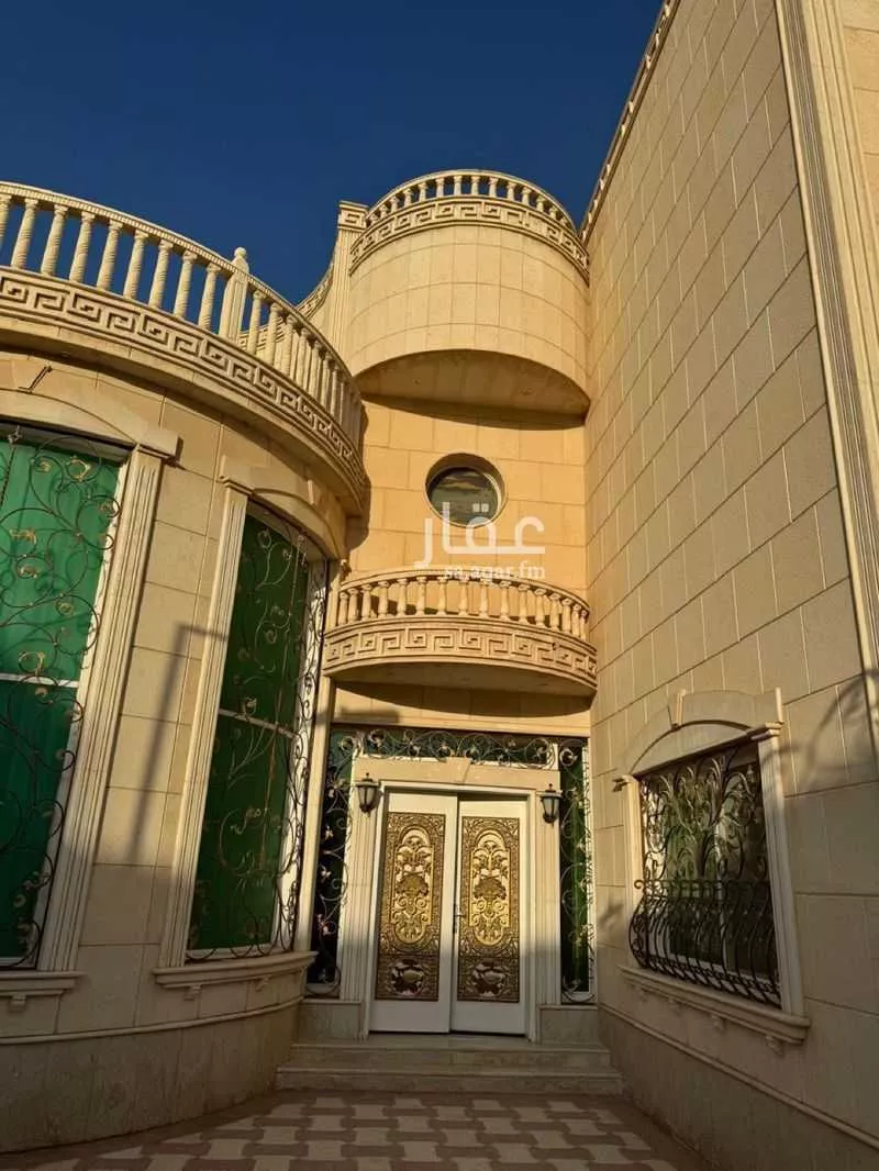13 bedroom villa in Al Wadi 7
