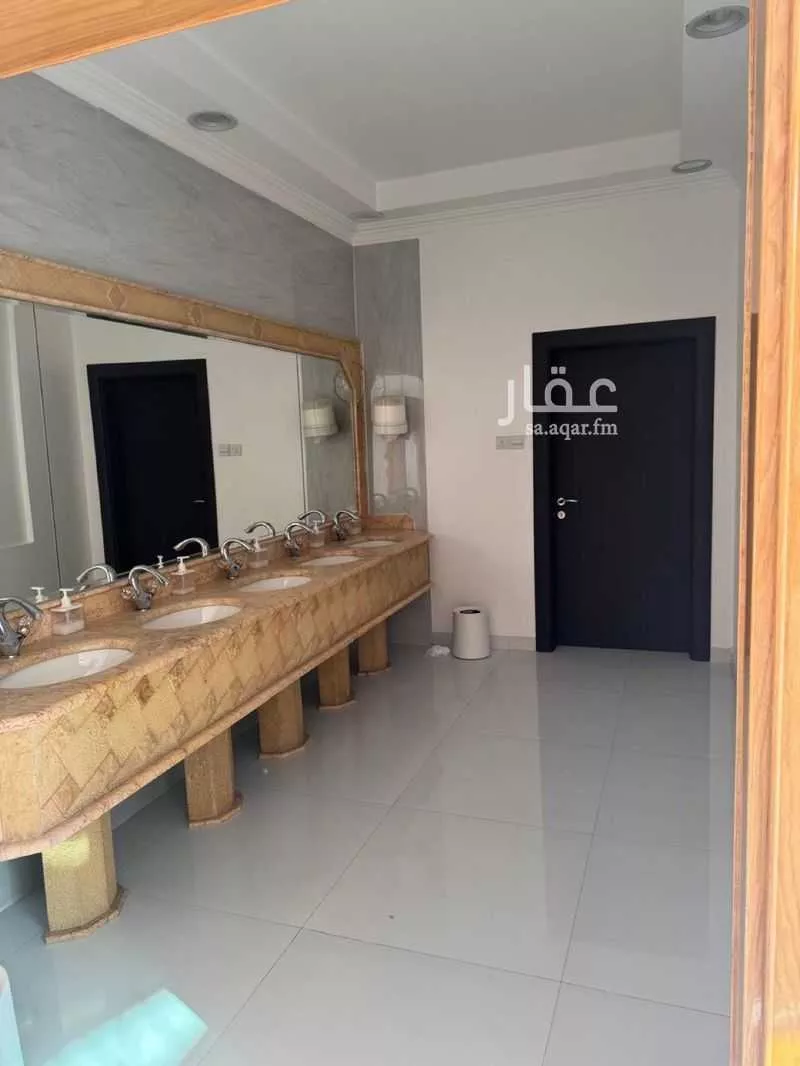 13 bedroom villa in Al Wadi 8