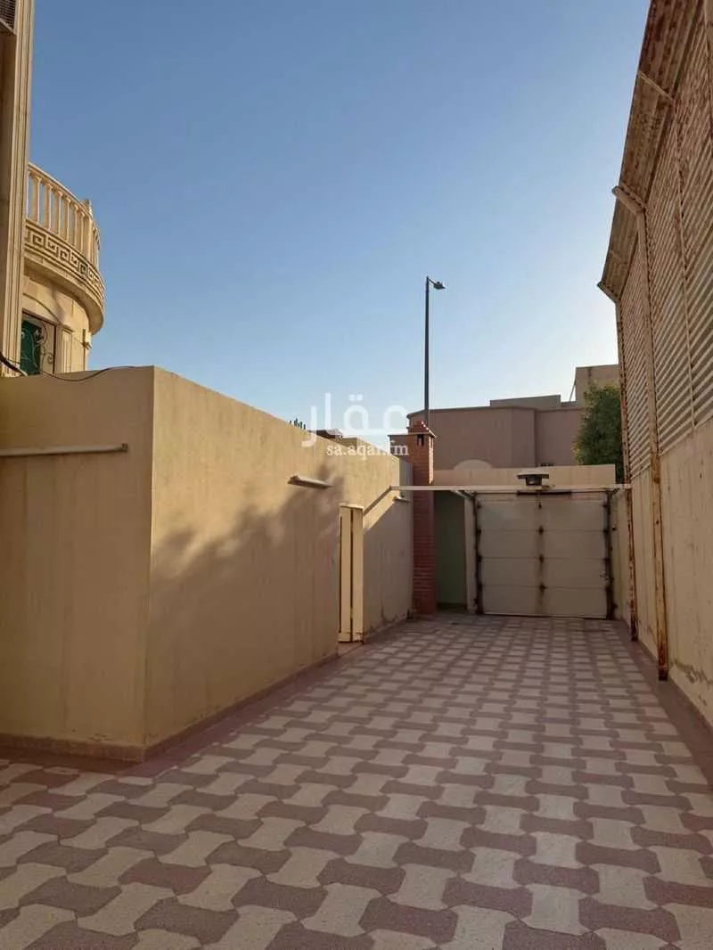 13 bedroom villa in Al Wadi 9