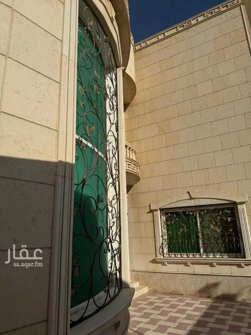 13 bedroom villa in Al Wadi 10