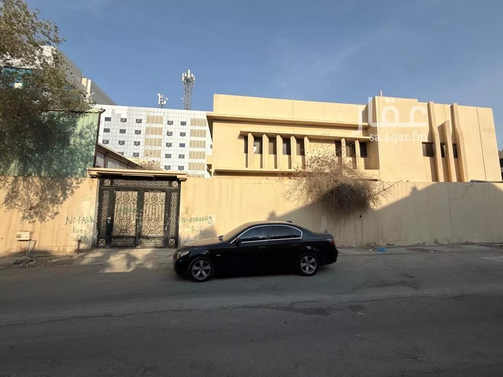 5 bedroom villa in Al Mutamarat 6