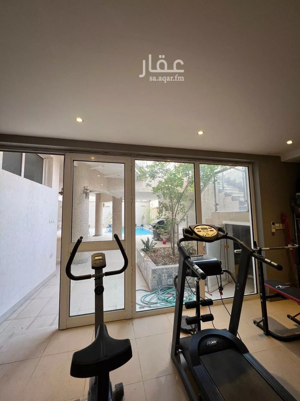 فيلا 7 غرف في الملقا 19