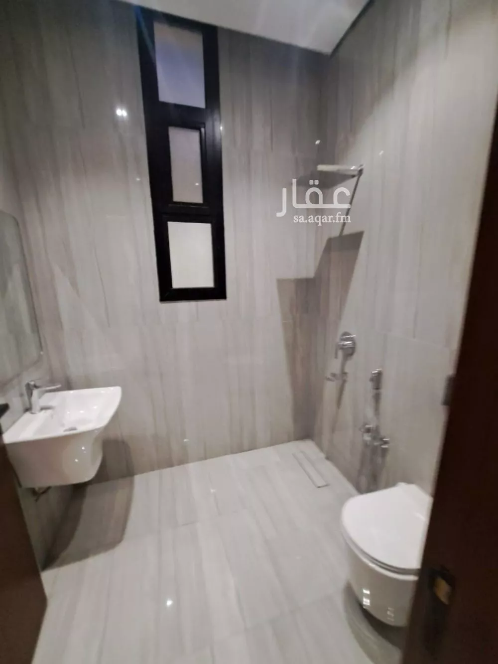 فيلا 5 غرف في النرجس 8