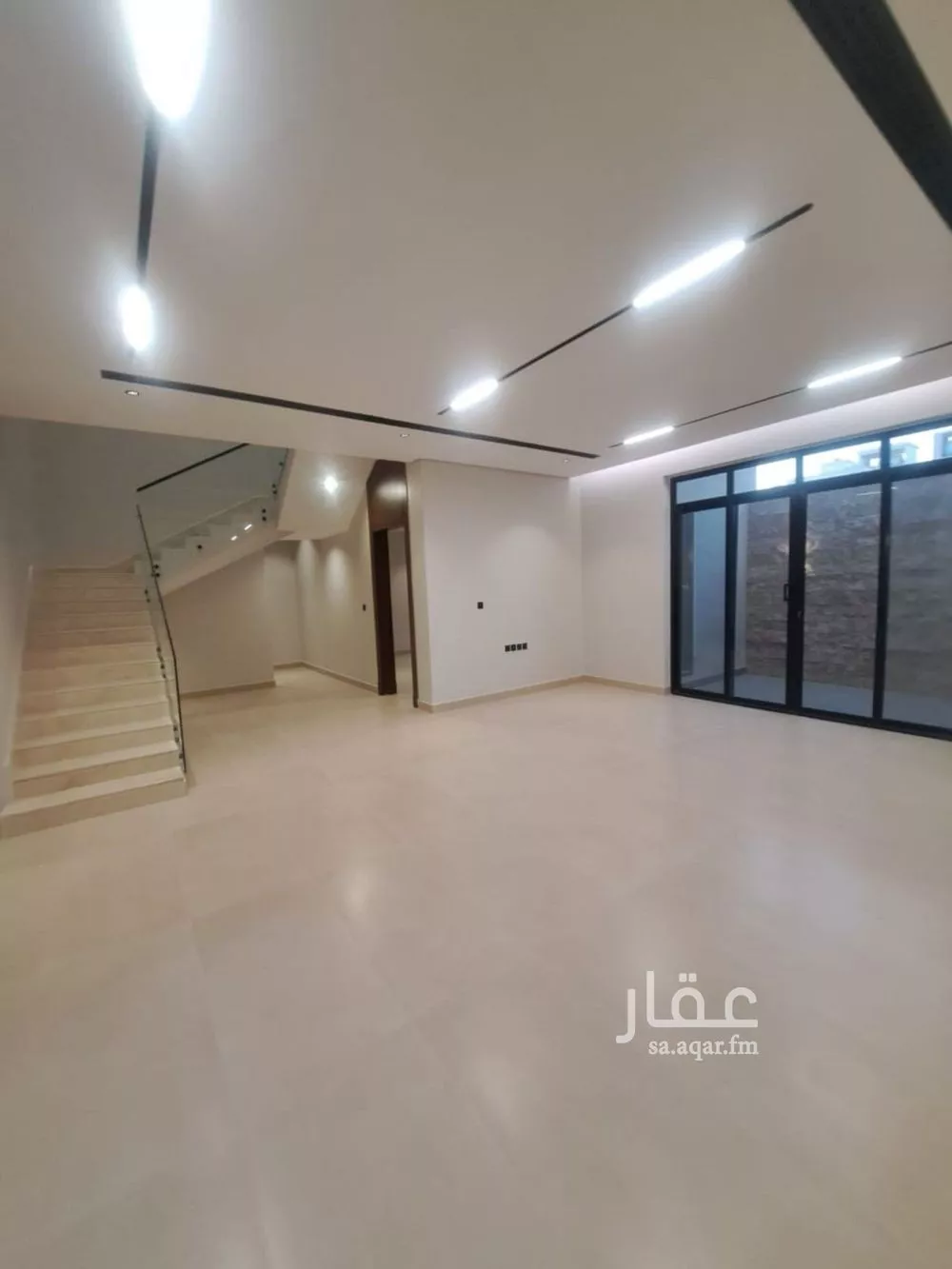 4 bedroom villa in Al Narjis 9