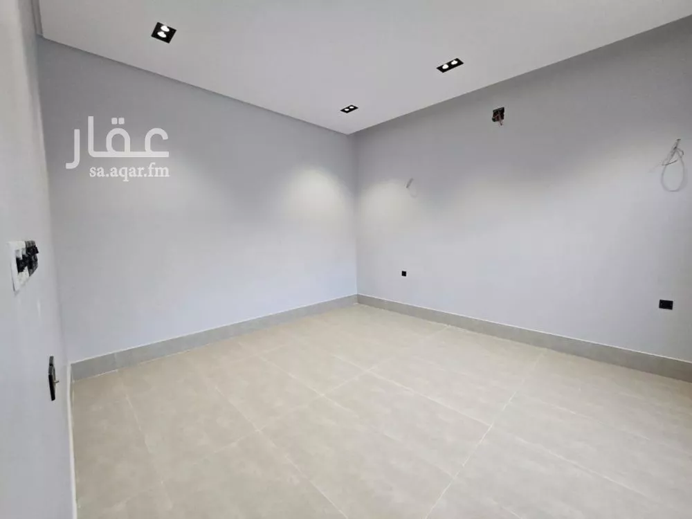 5 bedroom villa in Okaz 2