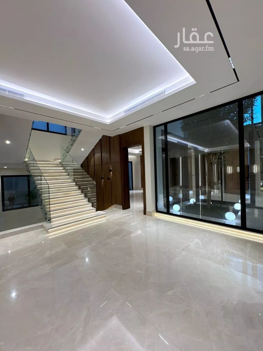 6 bedroom villa in Al Nakheel 12