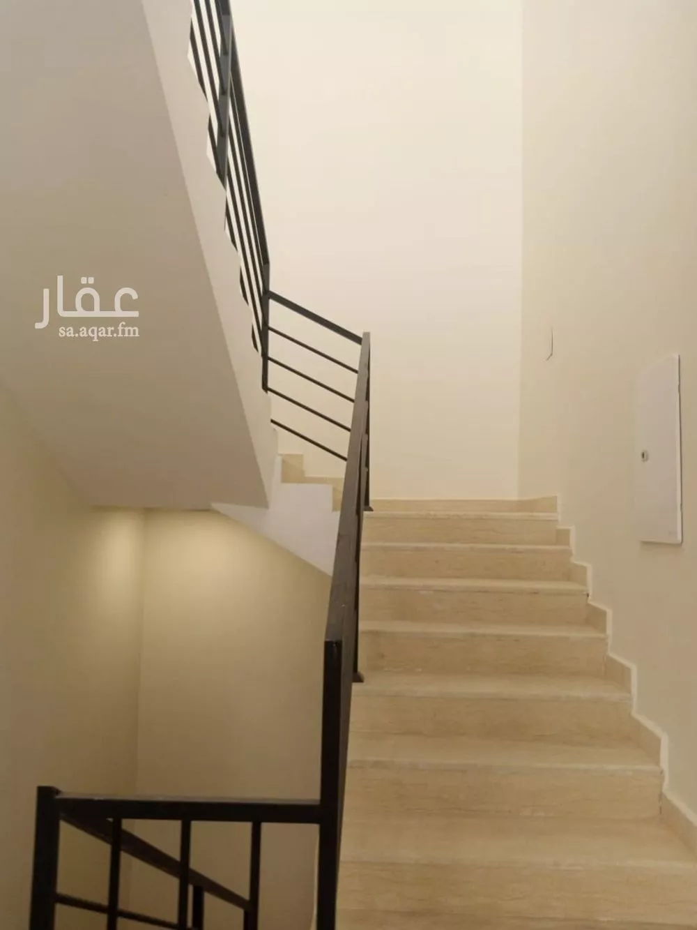 فيلا 6 غرف في عكاظ 18