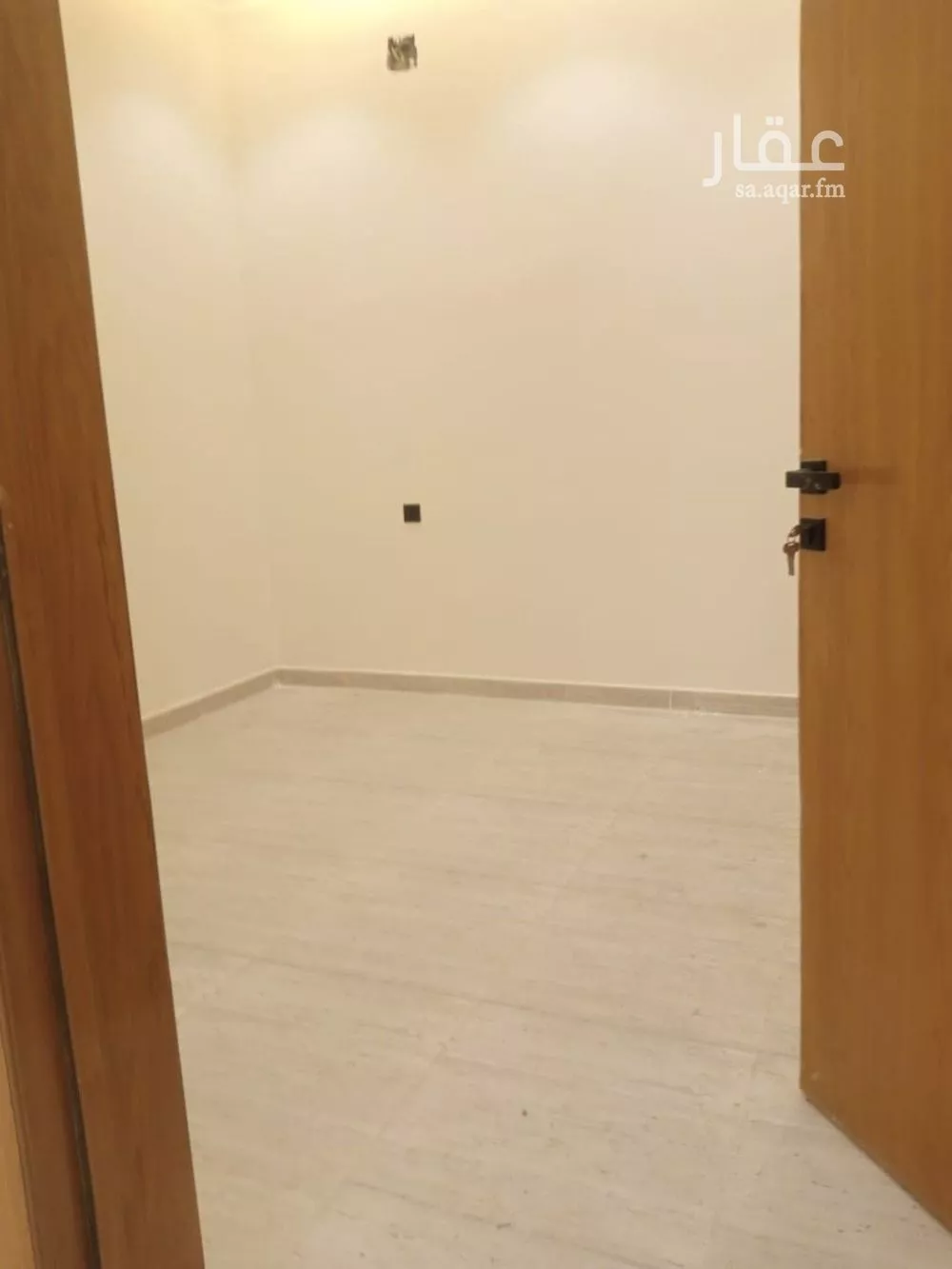 فيلا 6 غرف في عكاظ 19