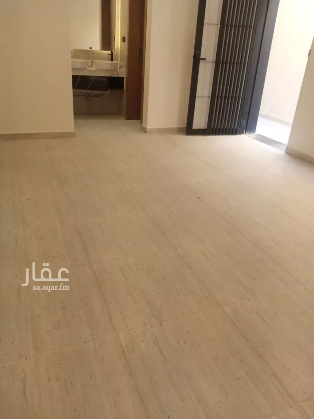فيلا 6 غرف في عكاظ 21