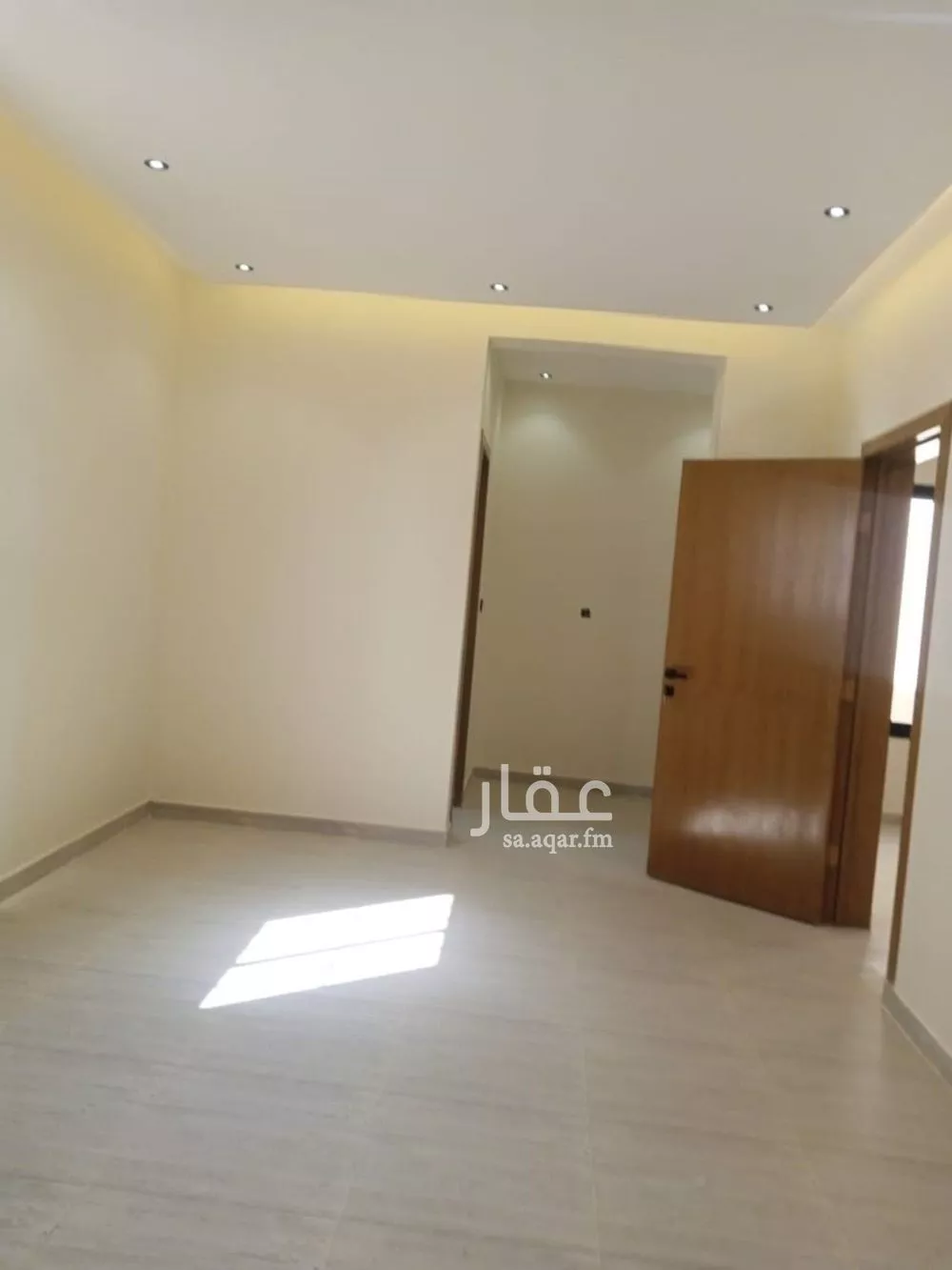 فيلا 6 غرف في عكاظ 9