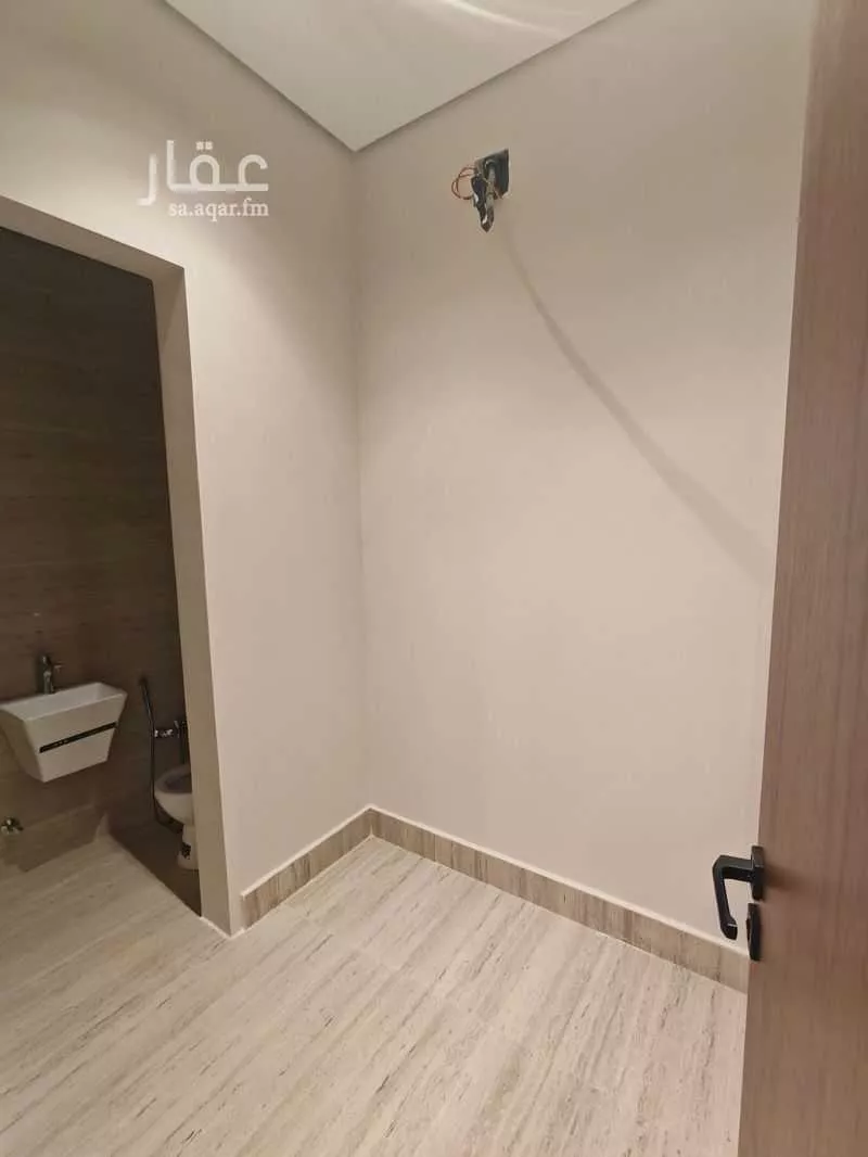 فيلا 5 غرف في العارض 9