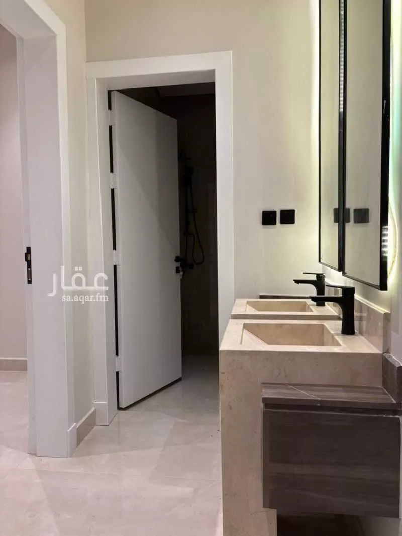 شقة 5 غرف في عكاظ 4