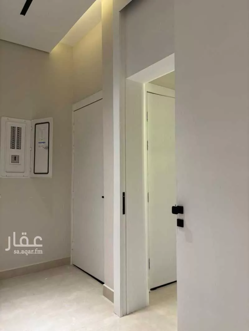 شقة 5 غرف في عكاظ 9