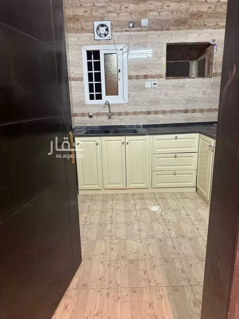 4 bedroom apartment in Al Shati, Jazan 7