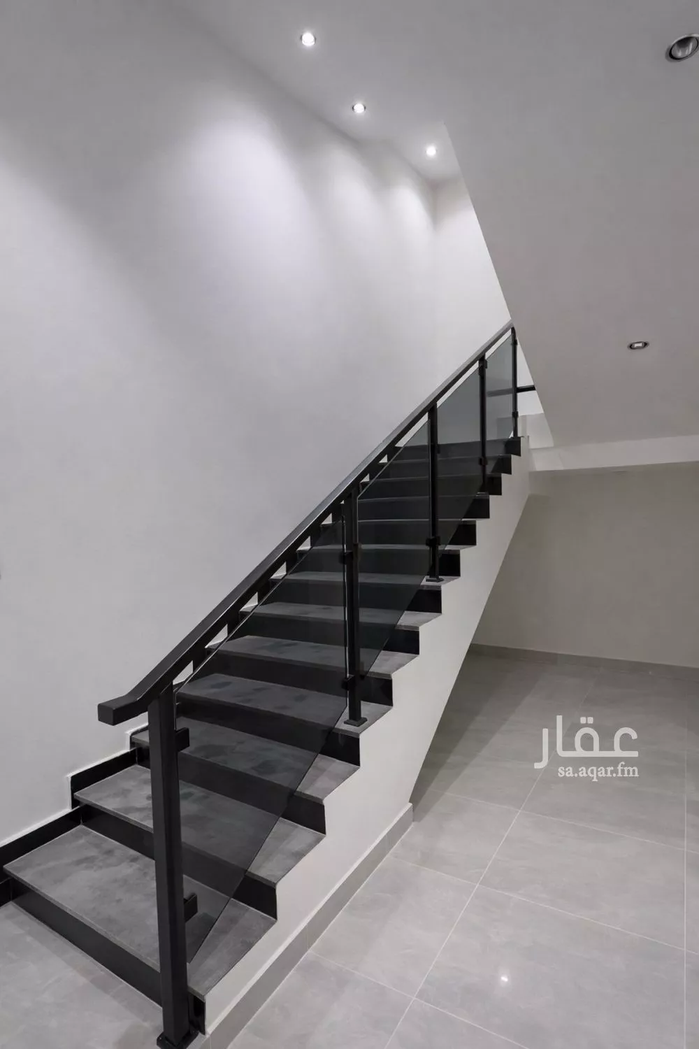 فيلا 6 غرف في طيبة 4