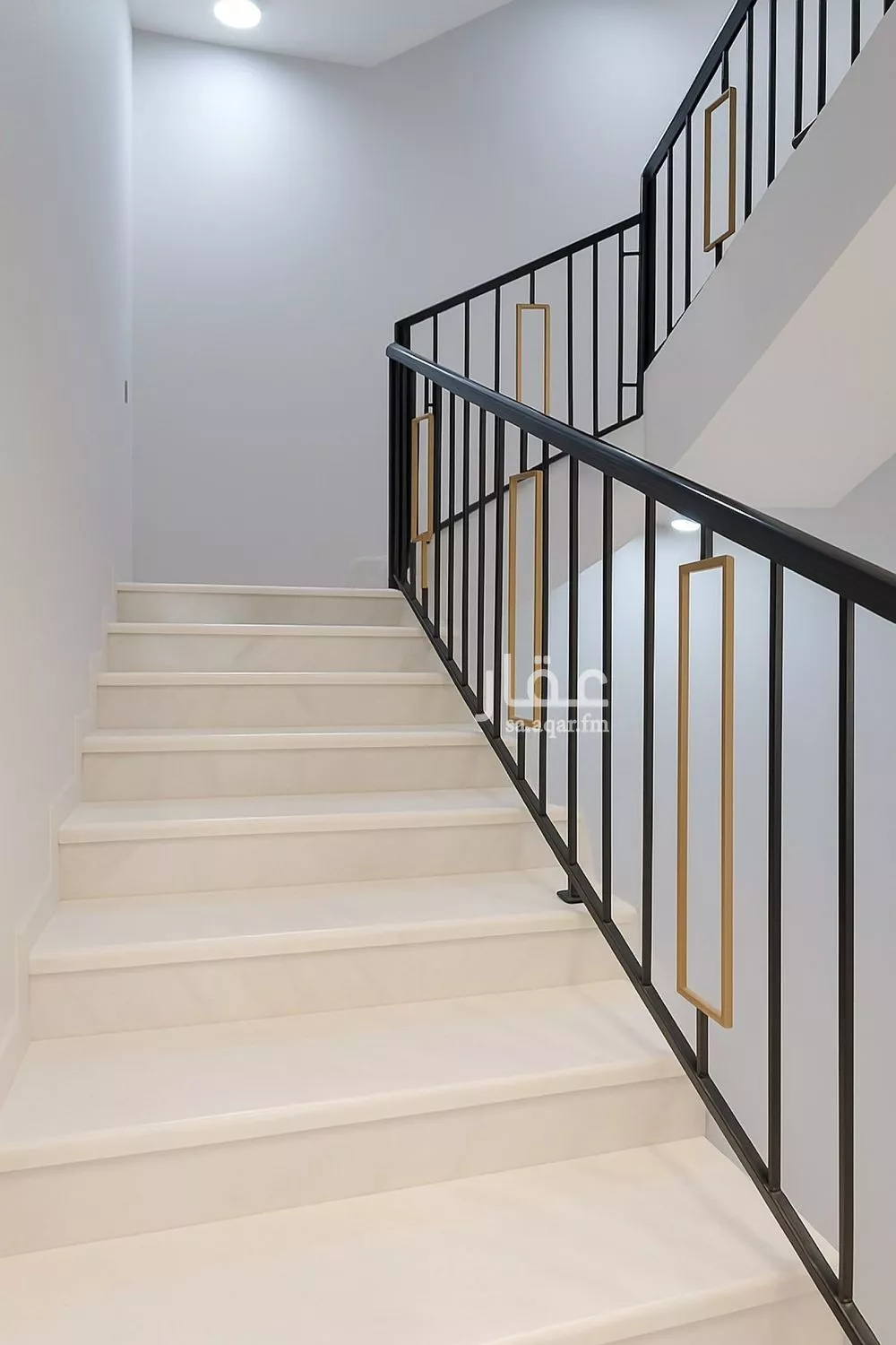 4 bedroom villa in Al Janadriyah 11