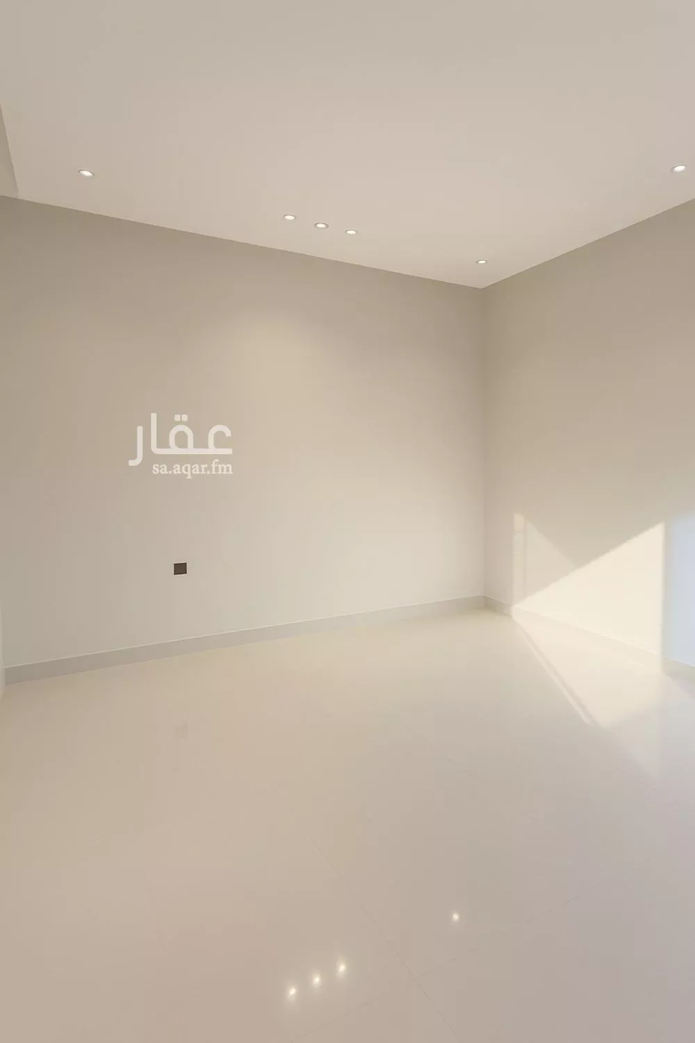 4 bedroom villa in Al Janadriyah 6
