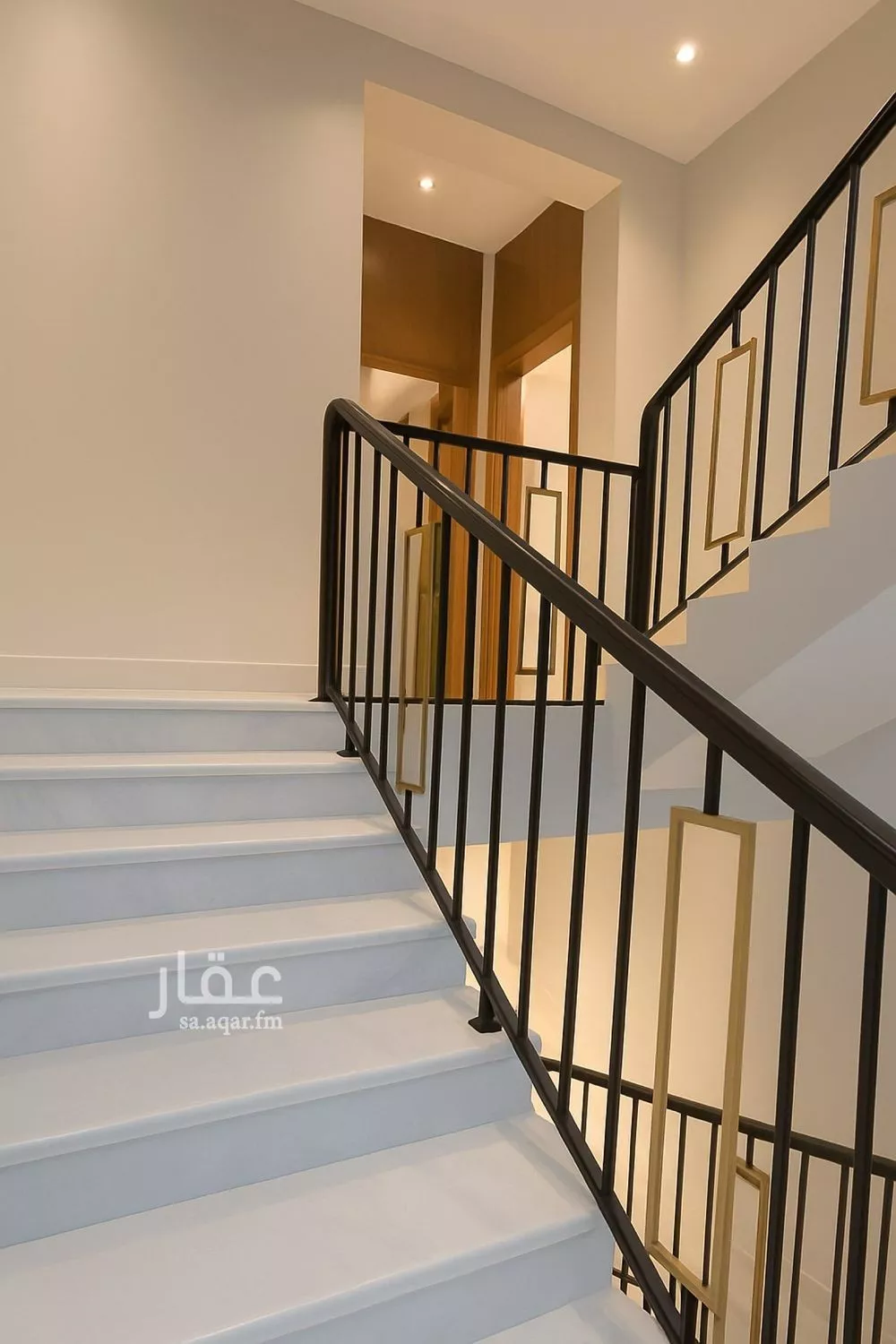 4 bedroom villa in Al Janadriyah 10