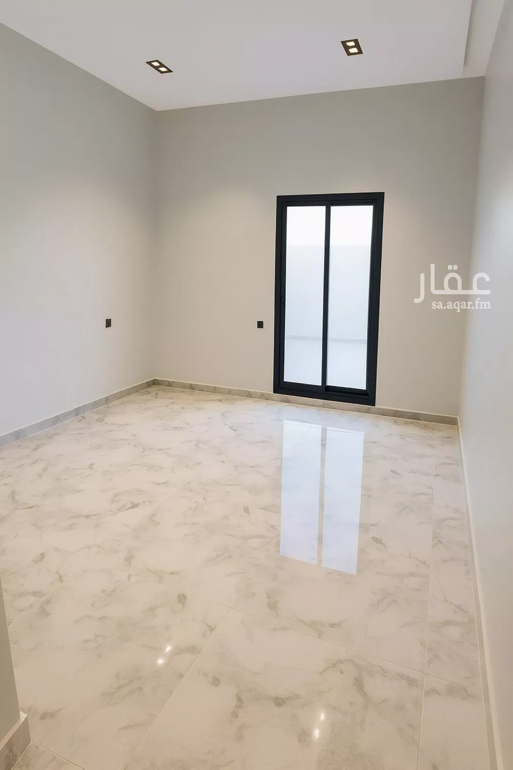 فيلا 4 غرف في الجنادرية 5