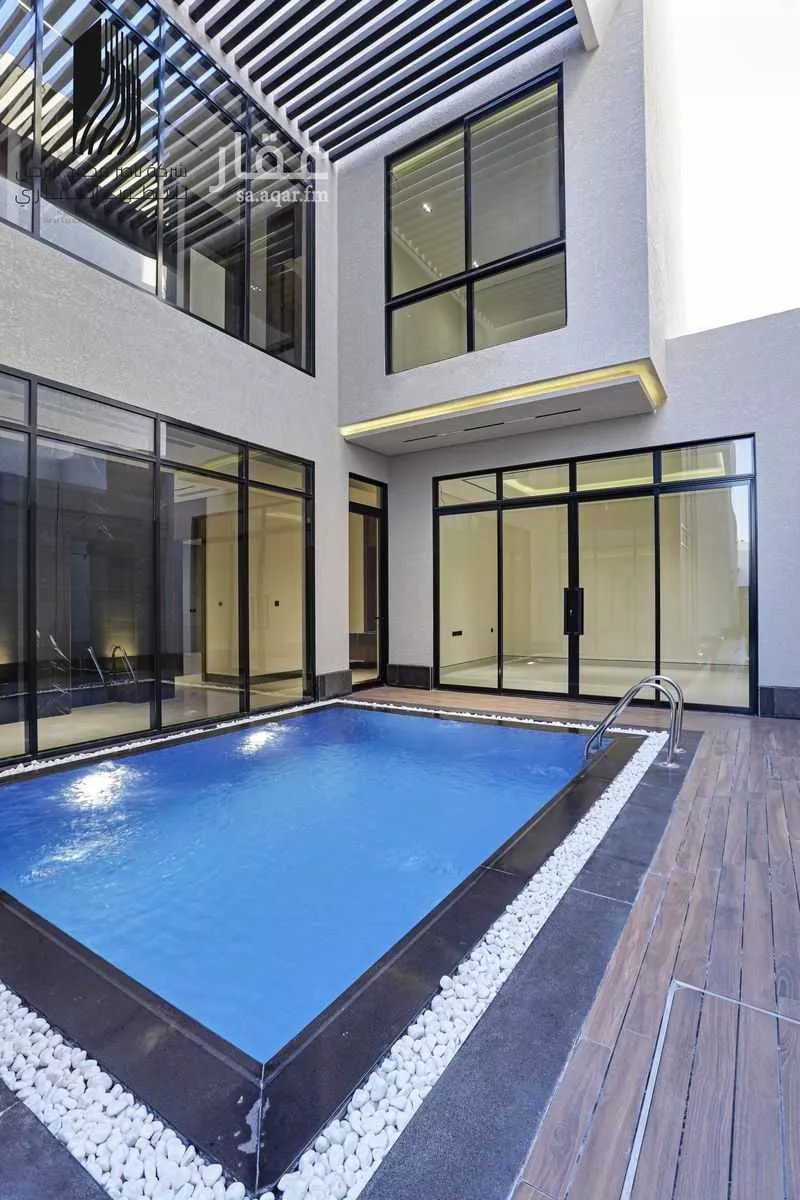 6 bedroom villa in Al Malqa 8