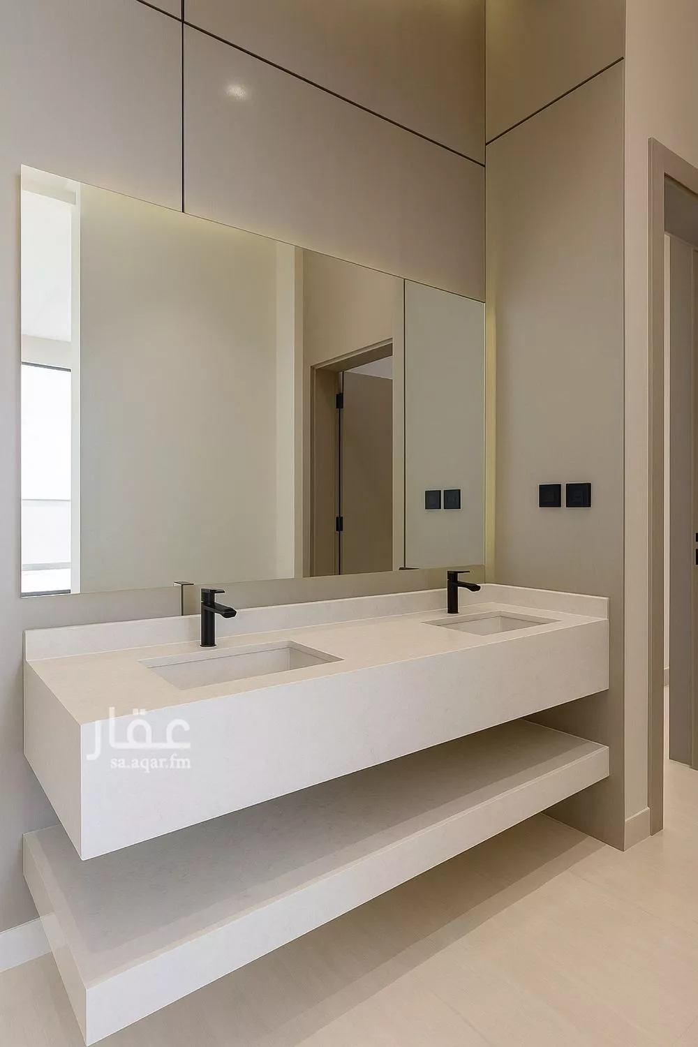 7 bedroom villa in Al Janadriyah 7