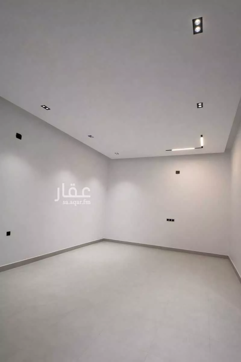4 bedroom villa in Al Janadriyah 2