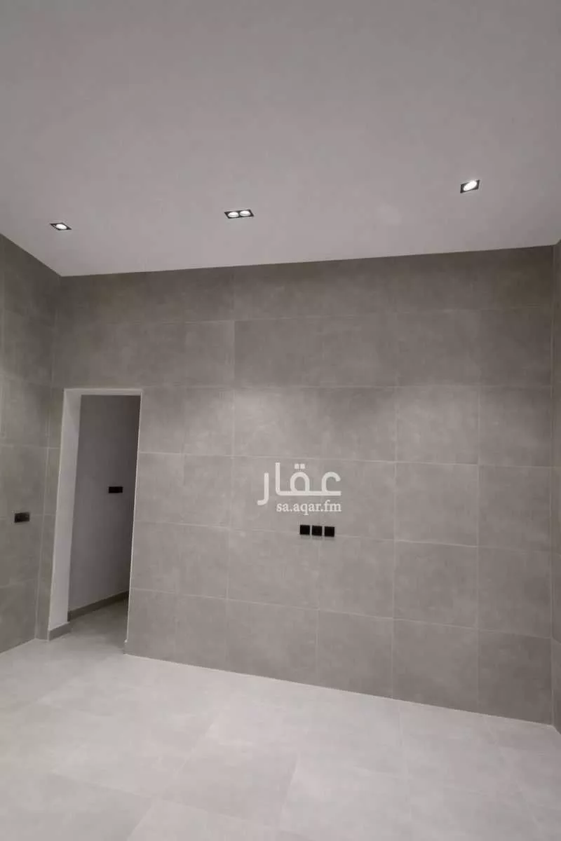 4 bedroom villa in Al Janadriyah 11