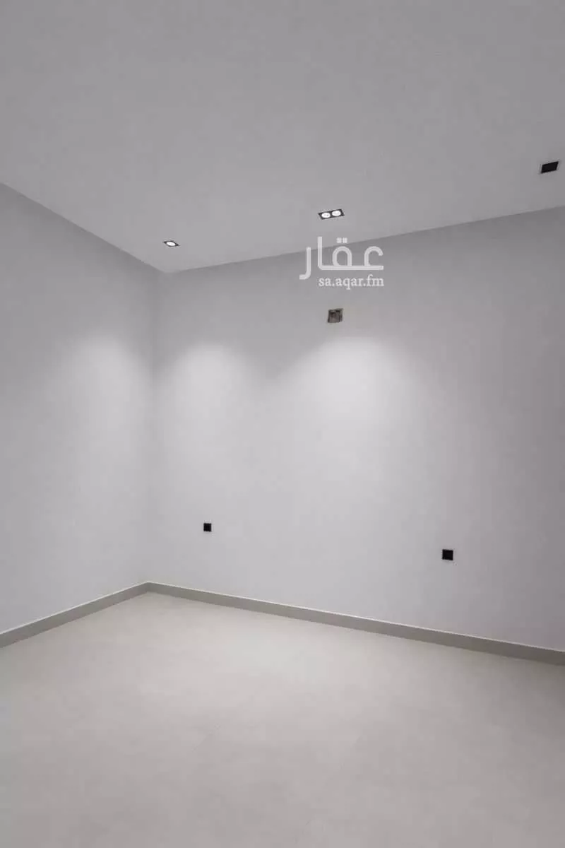 4 bedroom villa in Al Janadriyah 12