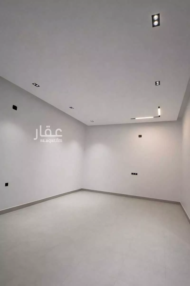 4 bedroom villa in Al Janadriyah 6