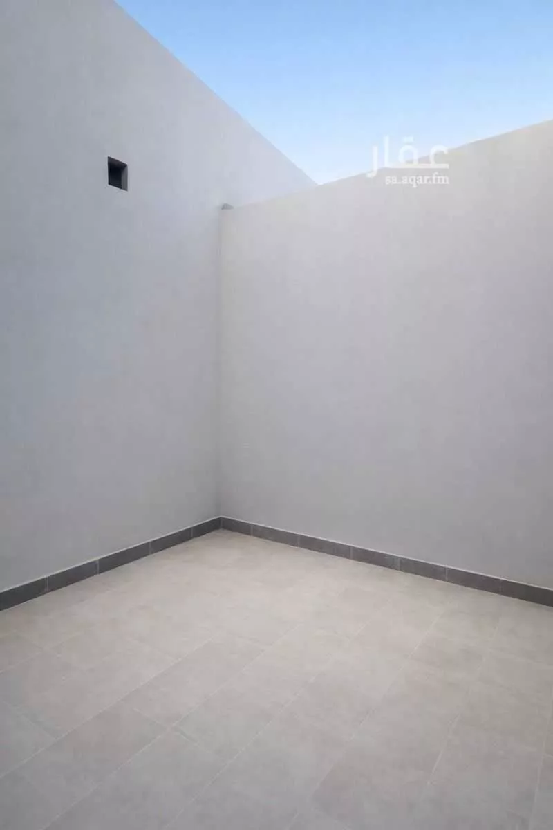 4 bedroom villa in Al Janadriyah 7