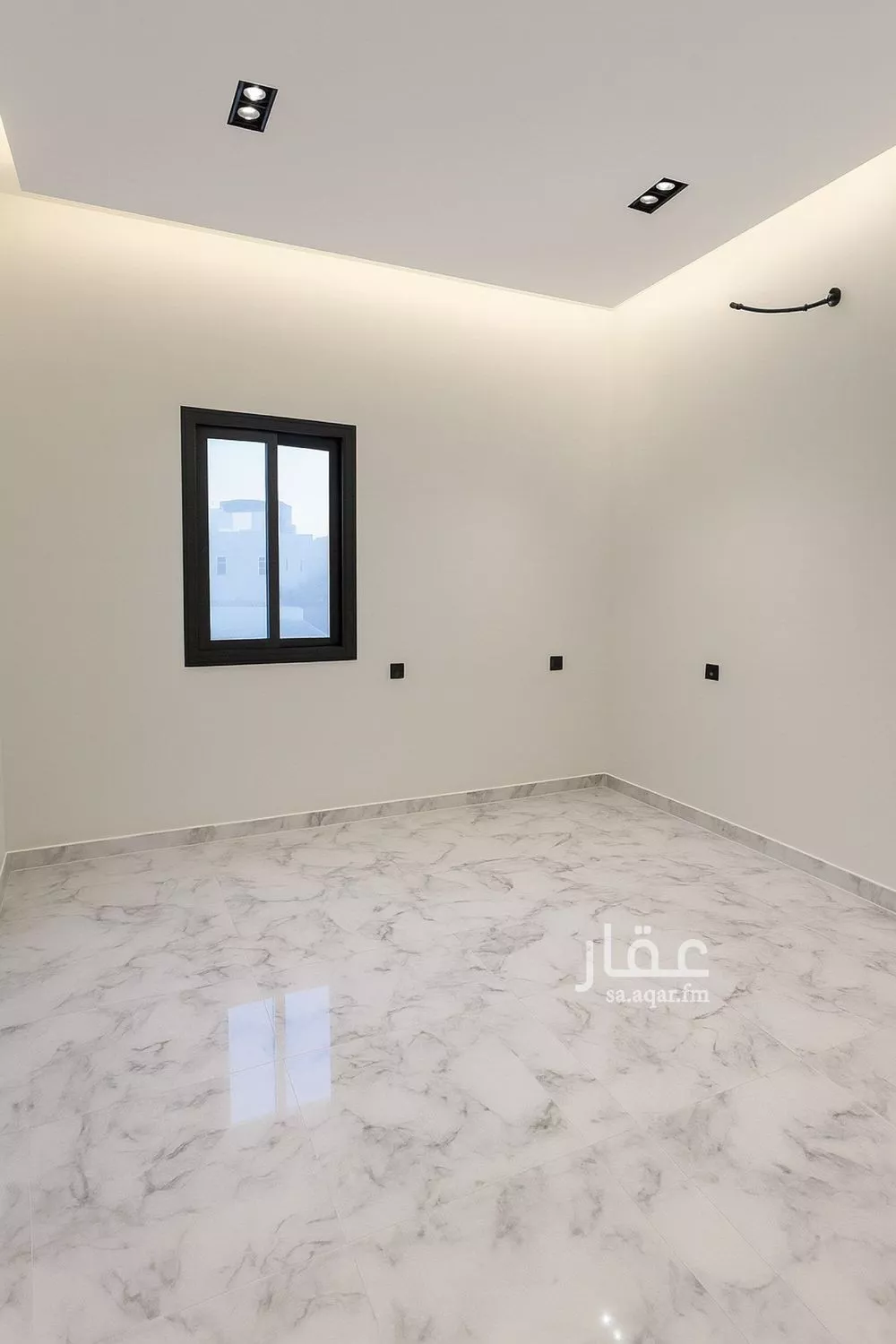 فيلا 4 غرف في الجنادرية 8