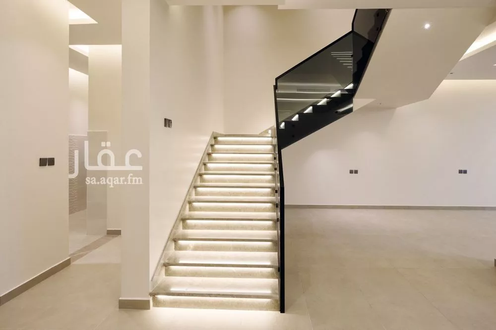 5 bedroom villa in Al Narjis 6