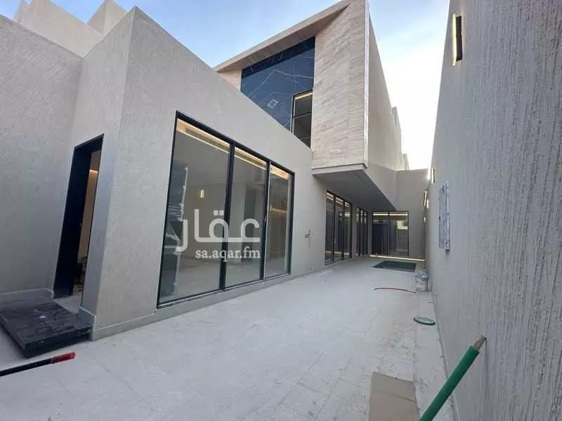 فيلا 4 غرف في الملقا 4