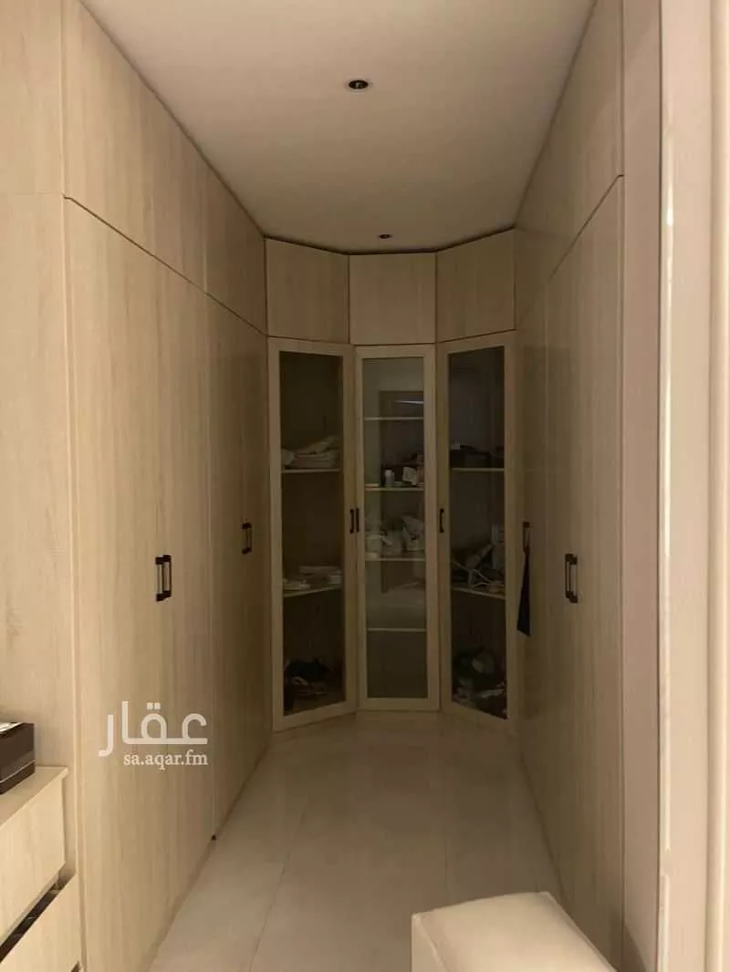 5 bedroom villa in Al Janadriyah 27
