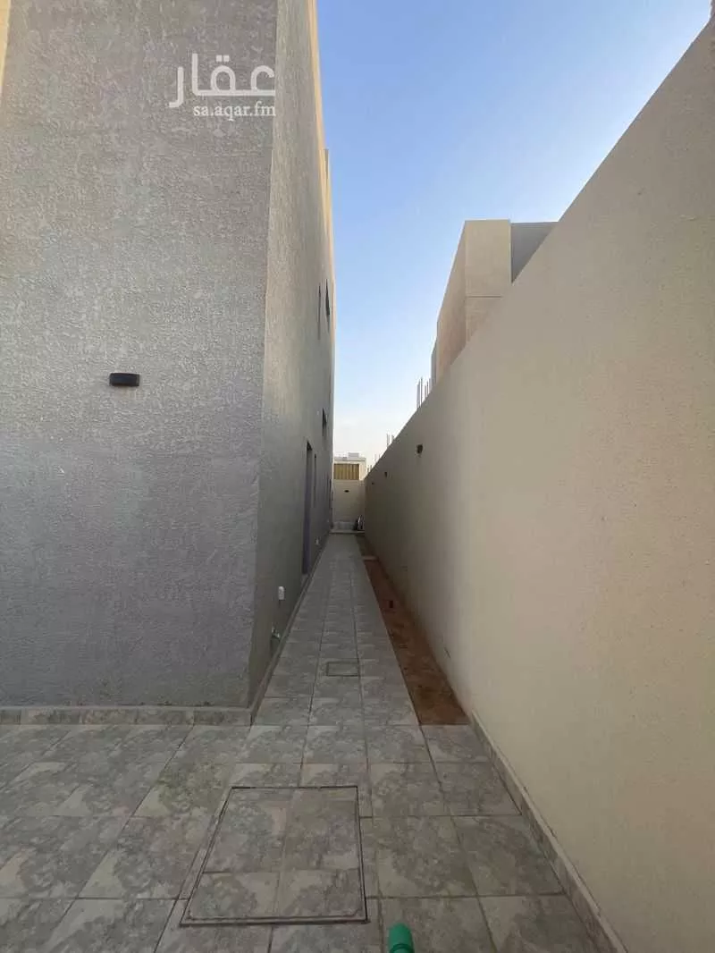 5 bedroom villa in Al Janadriyah 4