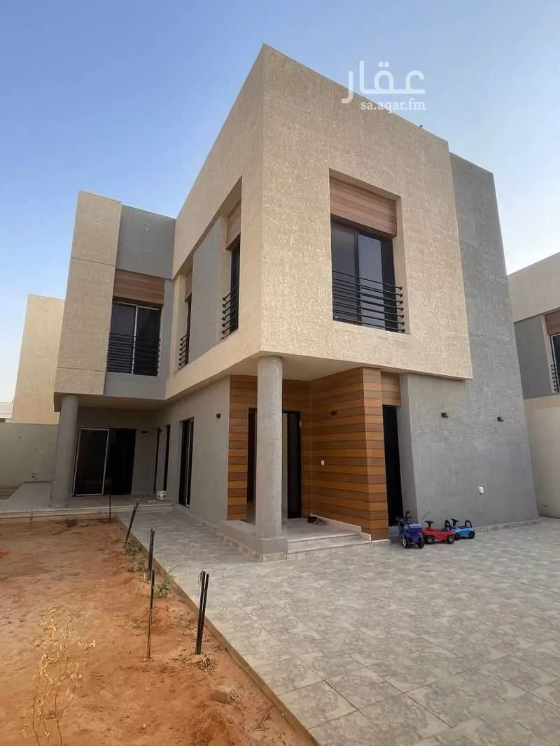 5 bedroom villa in Al Janadriyah 5