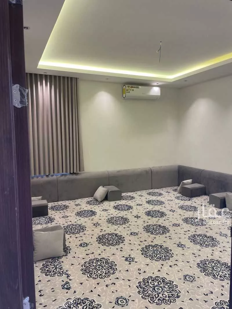 5 bedroom villa in Al Janadriyah 10