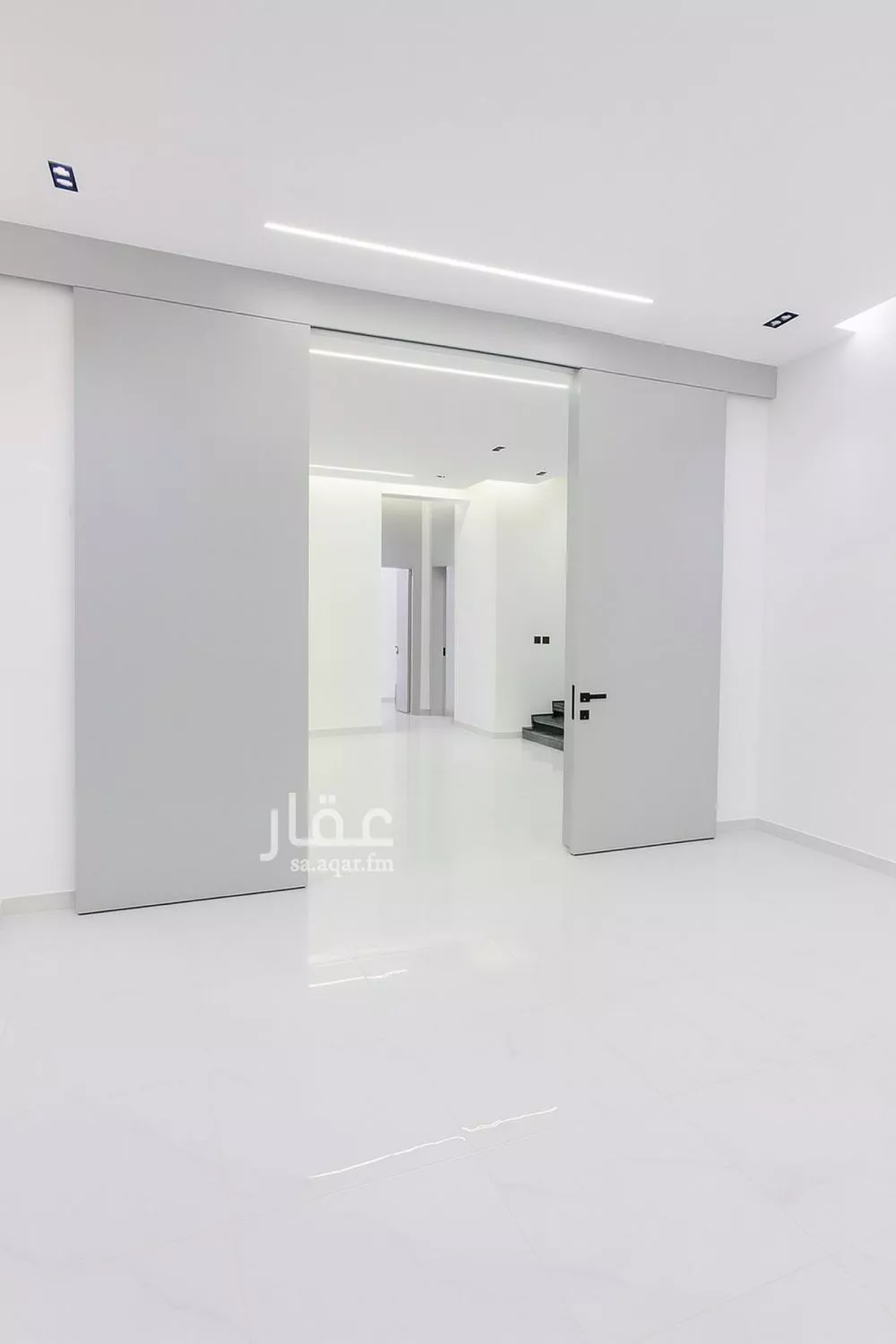 فيلا 4 غرف في الجنادرية 5