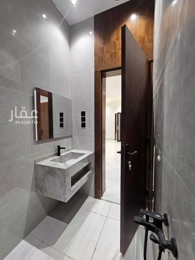 5 bedroom villa in Tuwaiq 8
